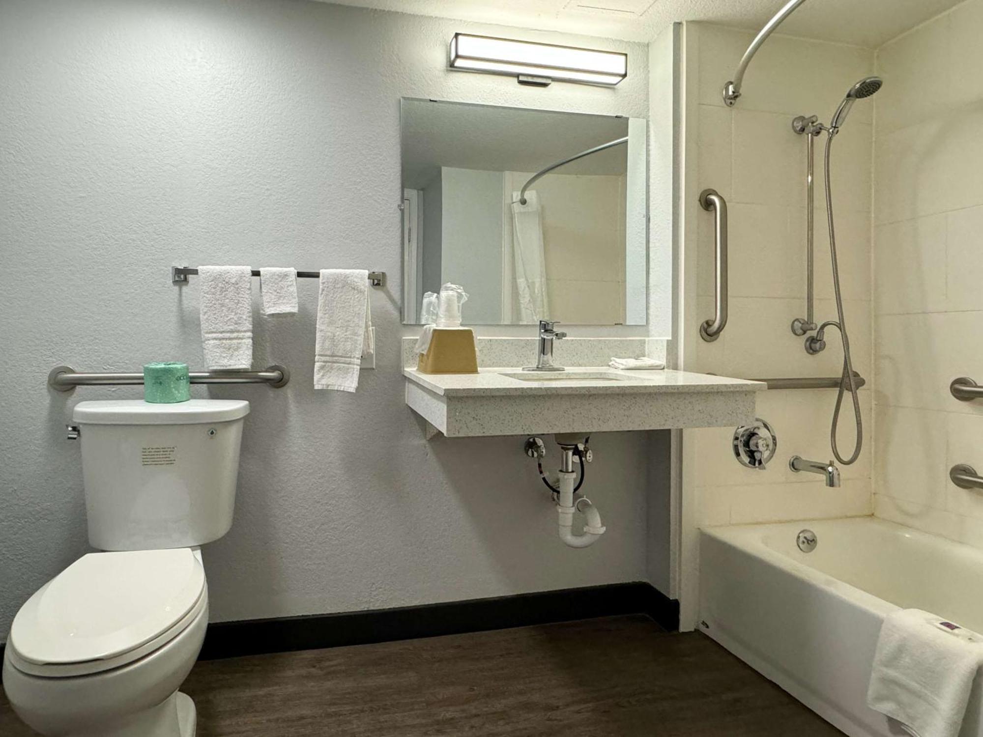 Motel 6 Huntsville Al University Dr. Экстерьер фото