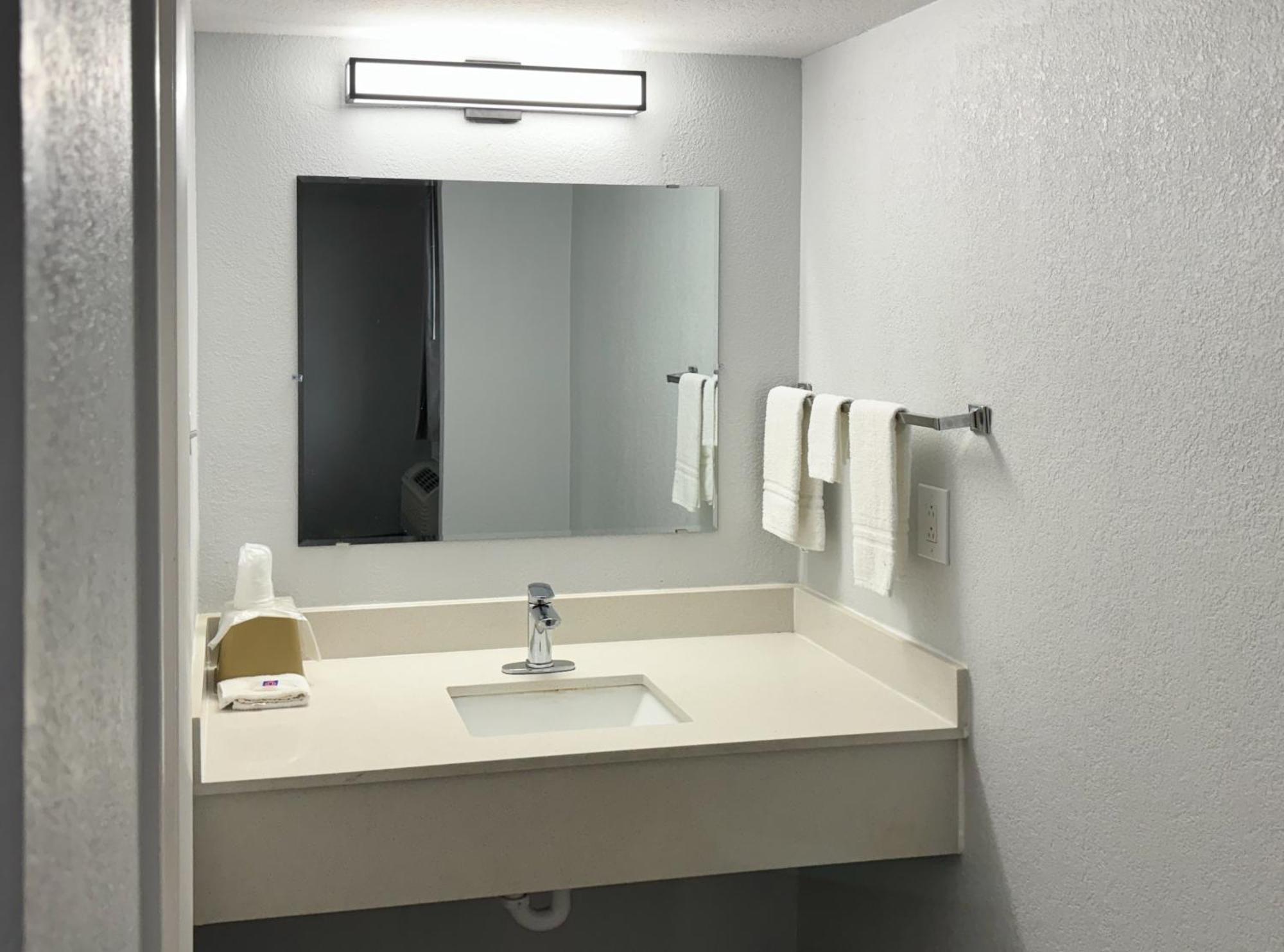 Motel 6 Huntsville Al University Dr. Экстерьер фото