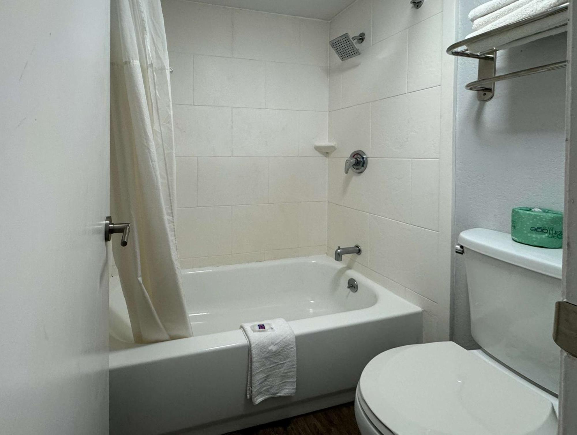 Motel 6 Huntsville Al University Dr. Экстерьер фото
