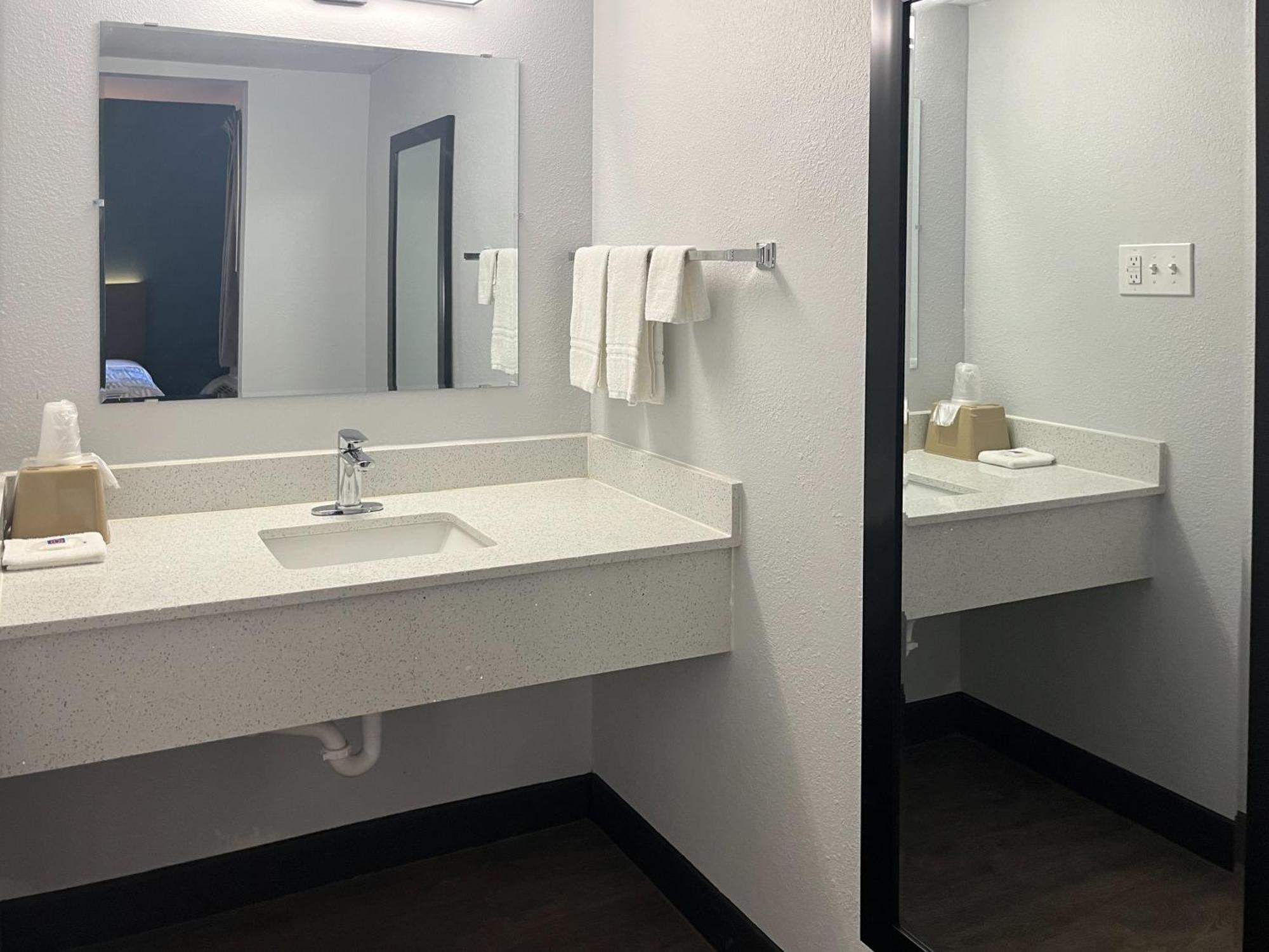 Motel 6 Huntsville Al University Dr. Экстерьер фото